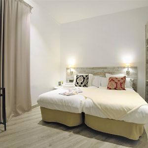 Klassieke Kamer met Twee Aparte Bedden